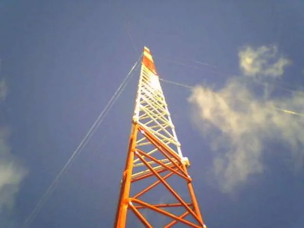 Torre para emisora de FM