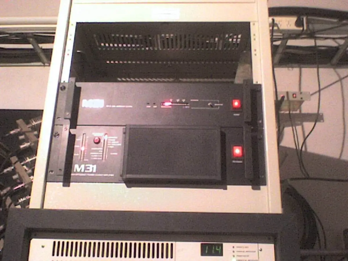 Equipamiento de emisora de radio FM
